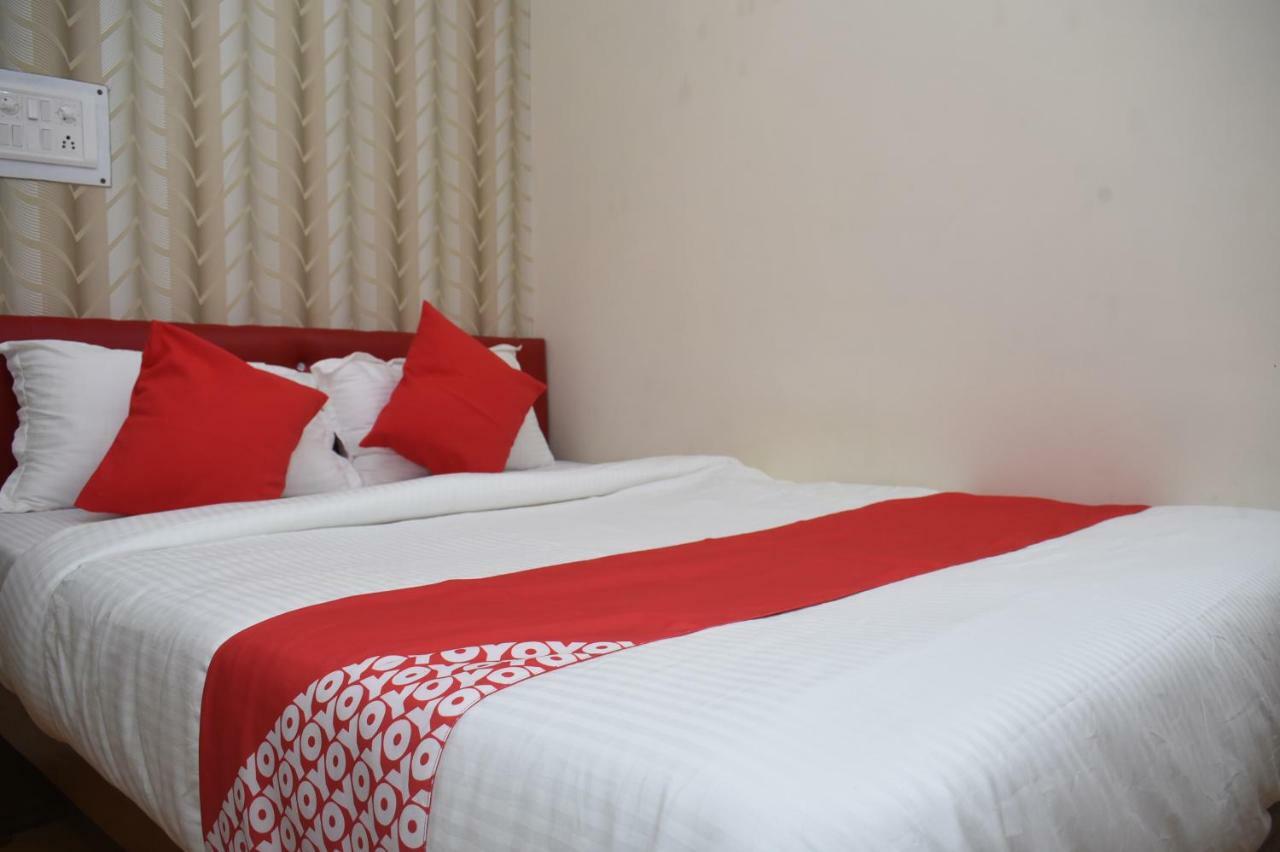 Oyo 45320 Hotel Mars Agartala Bagian luar foto