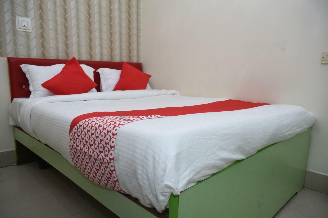 Oyo 45320 Hotel Mars Agartala Bagian luar foto