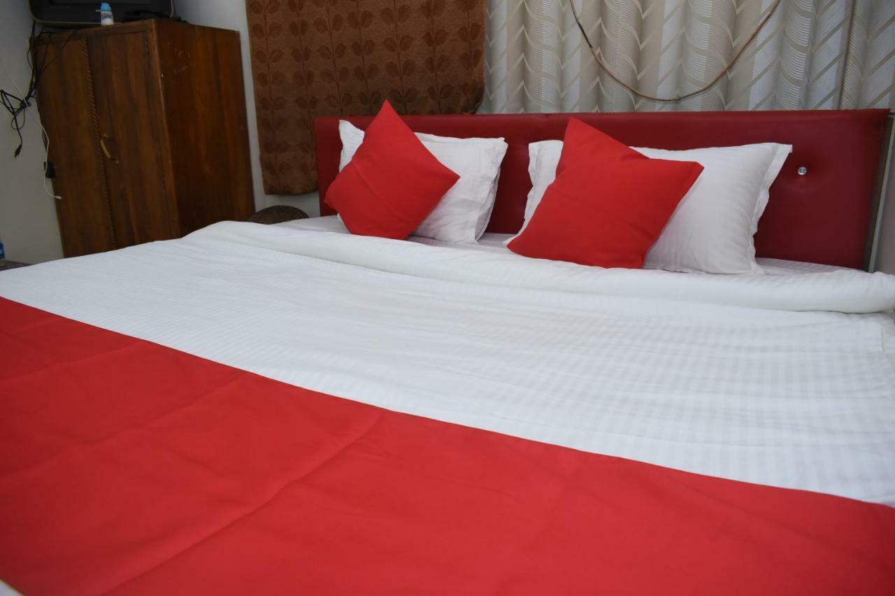 Oyo 45320 Hotel Mars Agartala Bagian luar foto