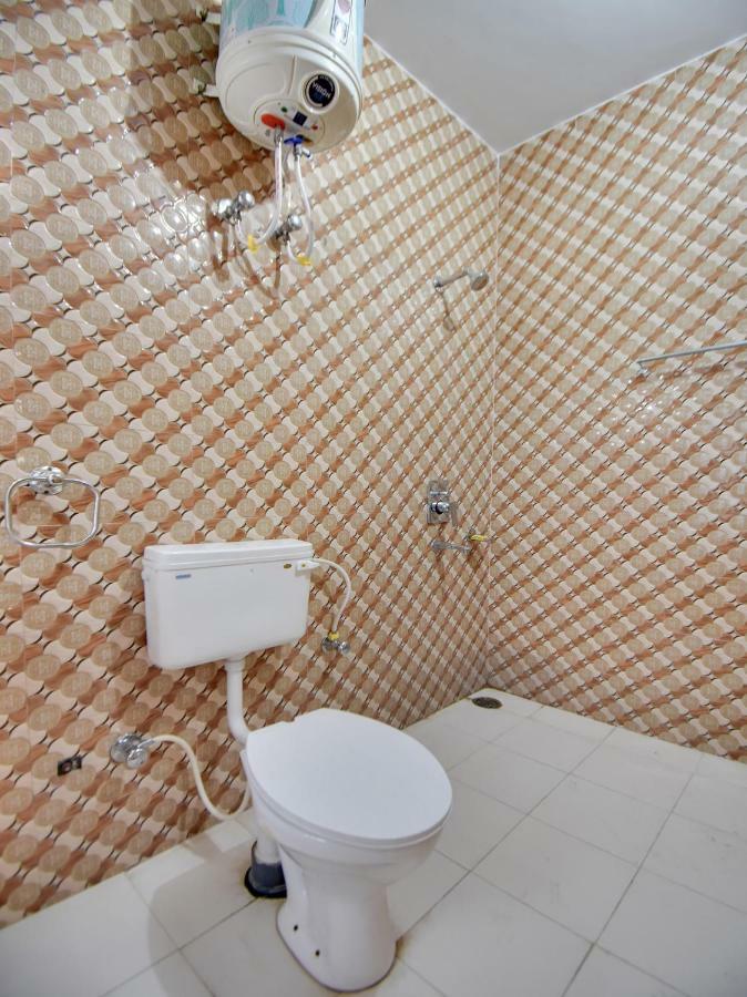 Oyo 45320 Hotel Mars Agartala Bagian luar foto